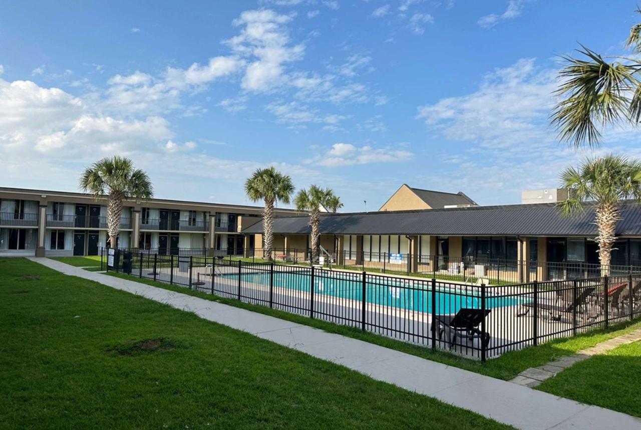 Days Inn & Suites By Wyndham Jennings מראה חיצוני תמונה
