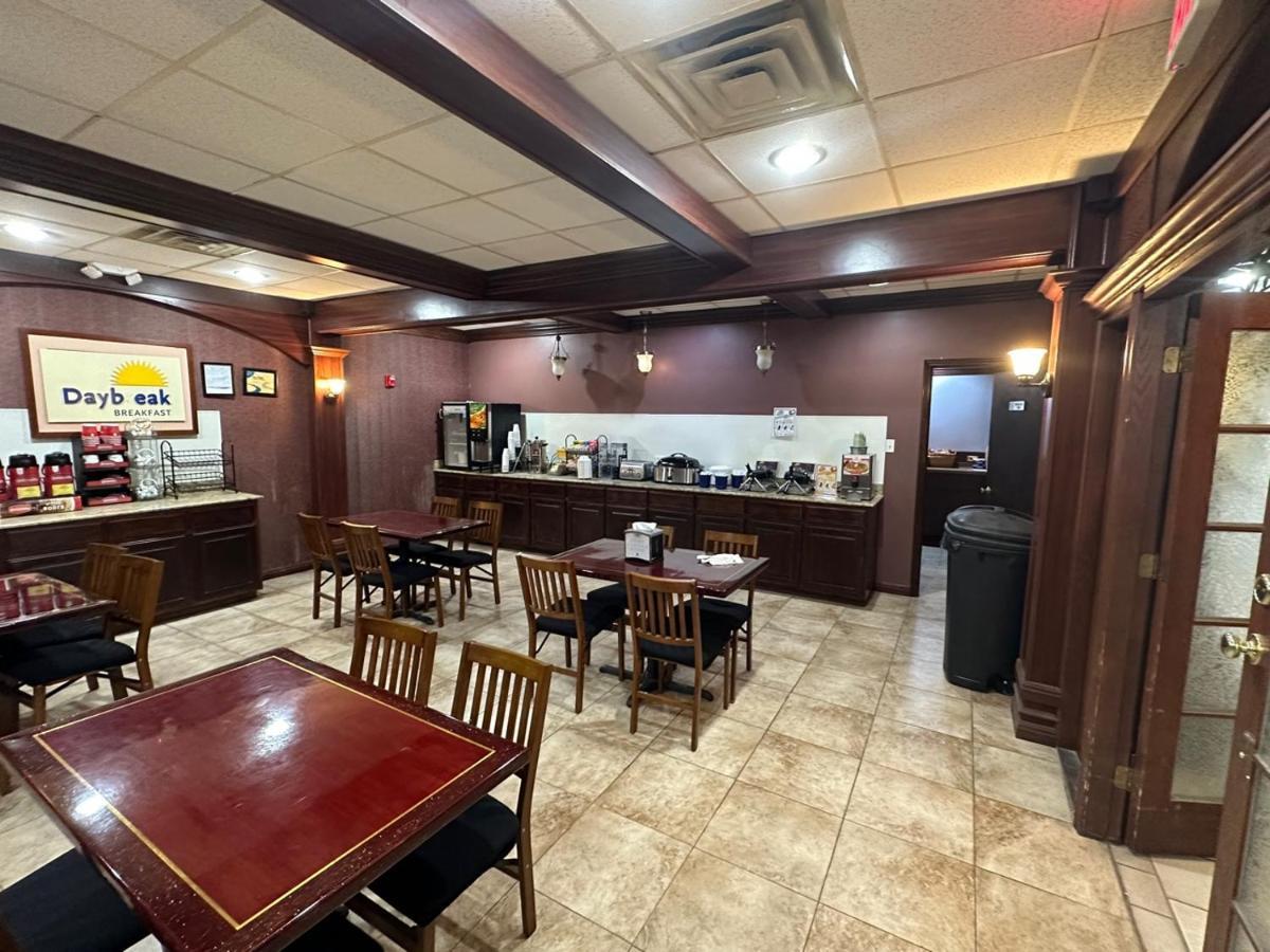 Days Inn & Suites By Wyndham Jennings מראה חיצוני תמונה