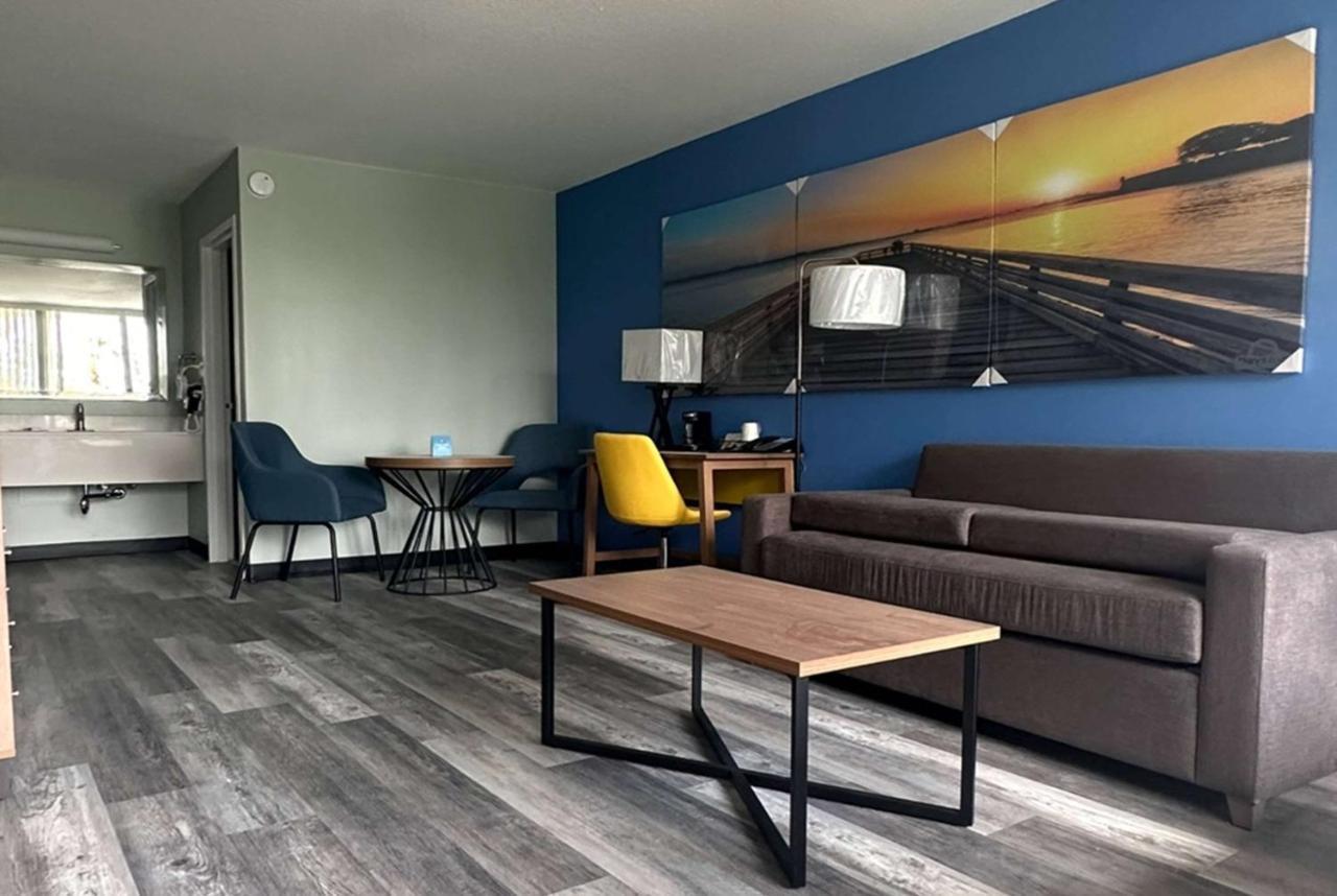 Days Inn & Suites By Wyndham Jennings מראה חיצוני תמונה