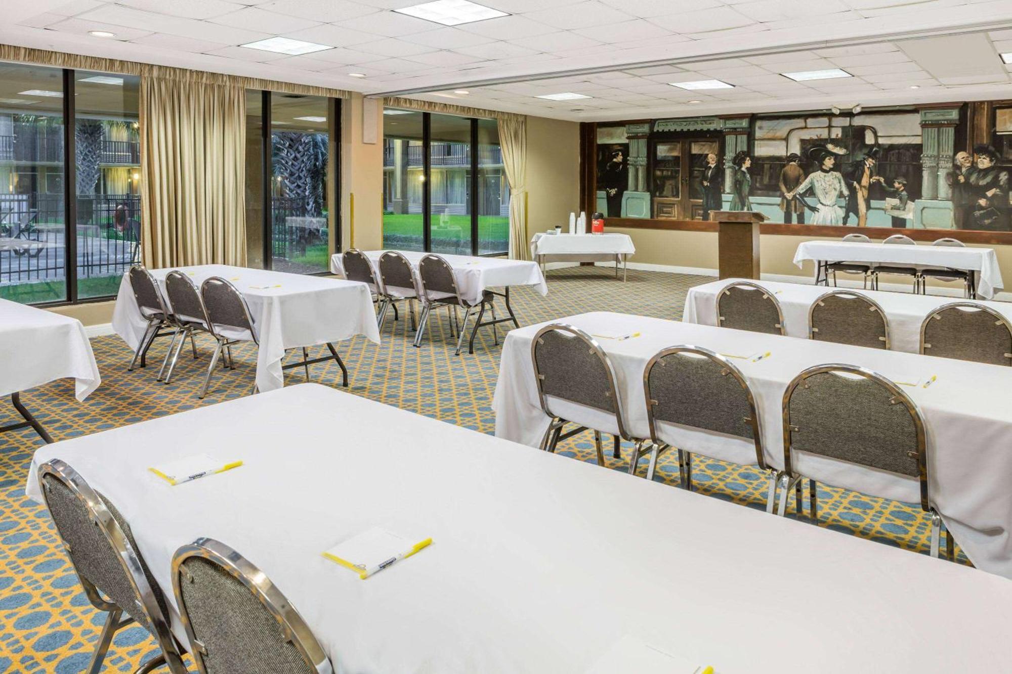 Days Inn & Suites By Wyndham Jennings מראה חיצוני תמונה